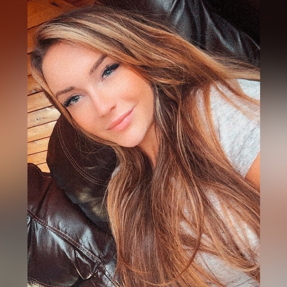 Meet your Posher - Picture 2 of 8